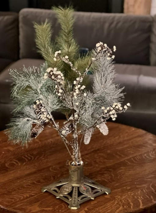 Mixing the New & Old for Christmas Table Décor