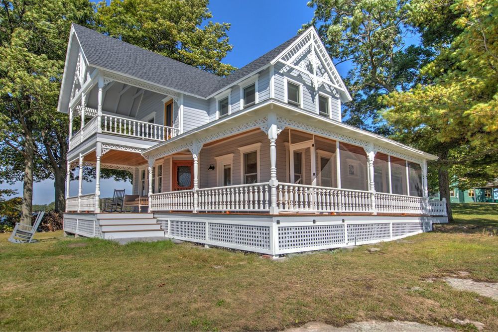 Thousand Islands Life, “Porches Character Defining Features.”